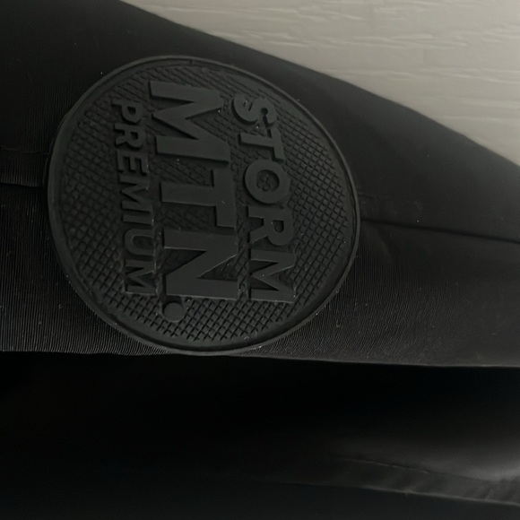 Black winter Jacket, size L, Used, smoke free home, Storm Mountain - Picture 2 of 3